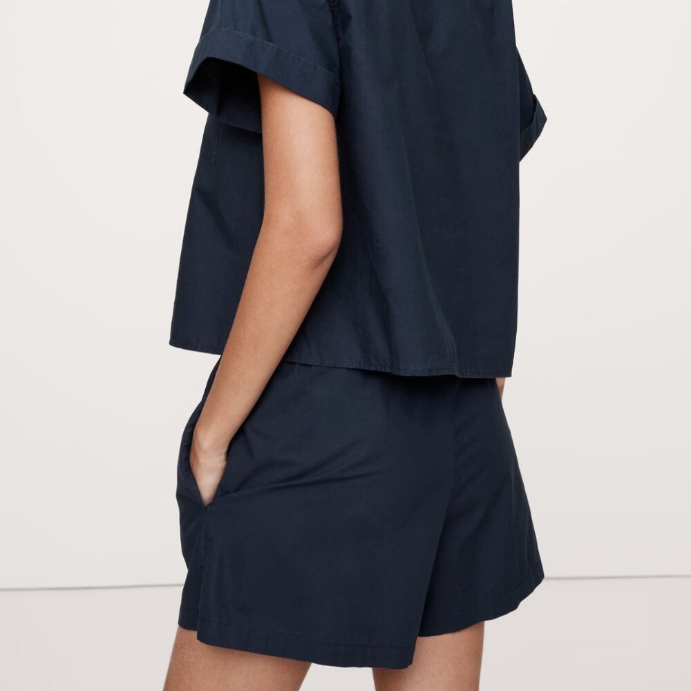 NWT Banana Republic Navy Cotton Poplin Highrise Shorts Medium